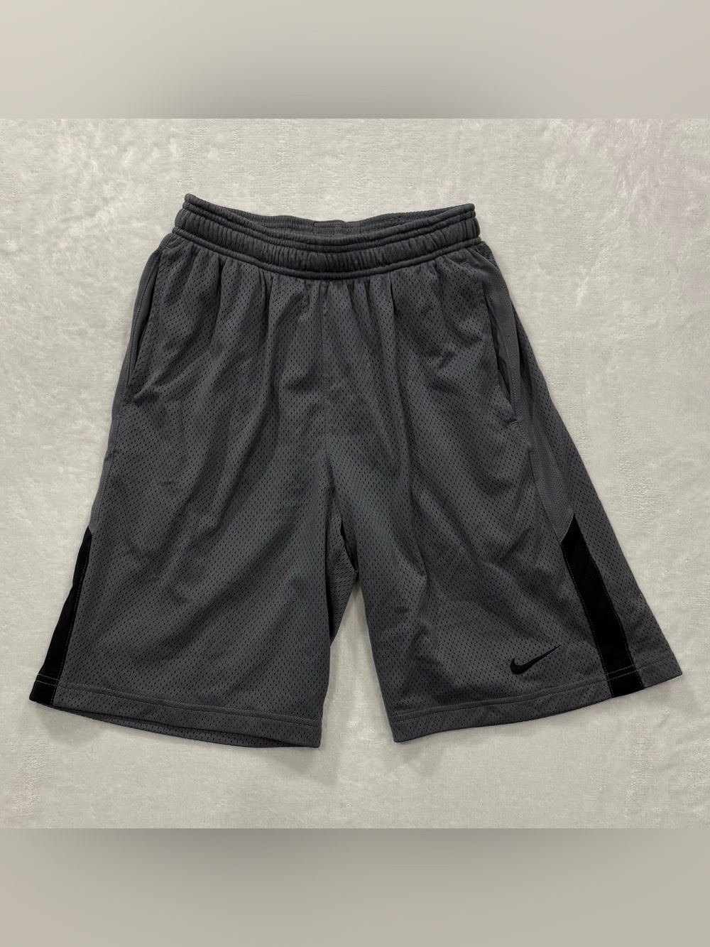 Nike Dri-Fit Grey Athletic Basketball Shorts Men’s Size S